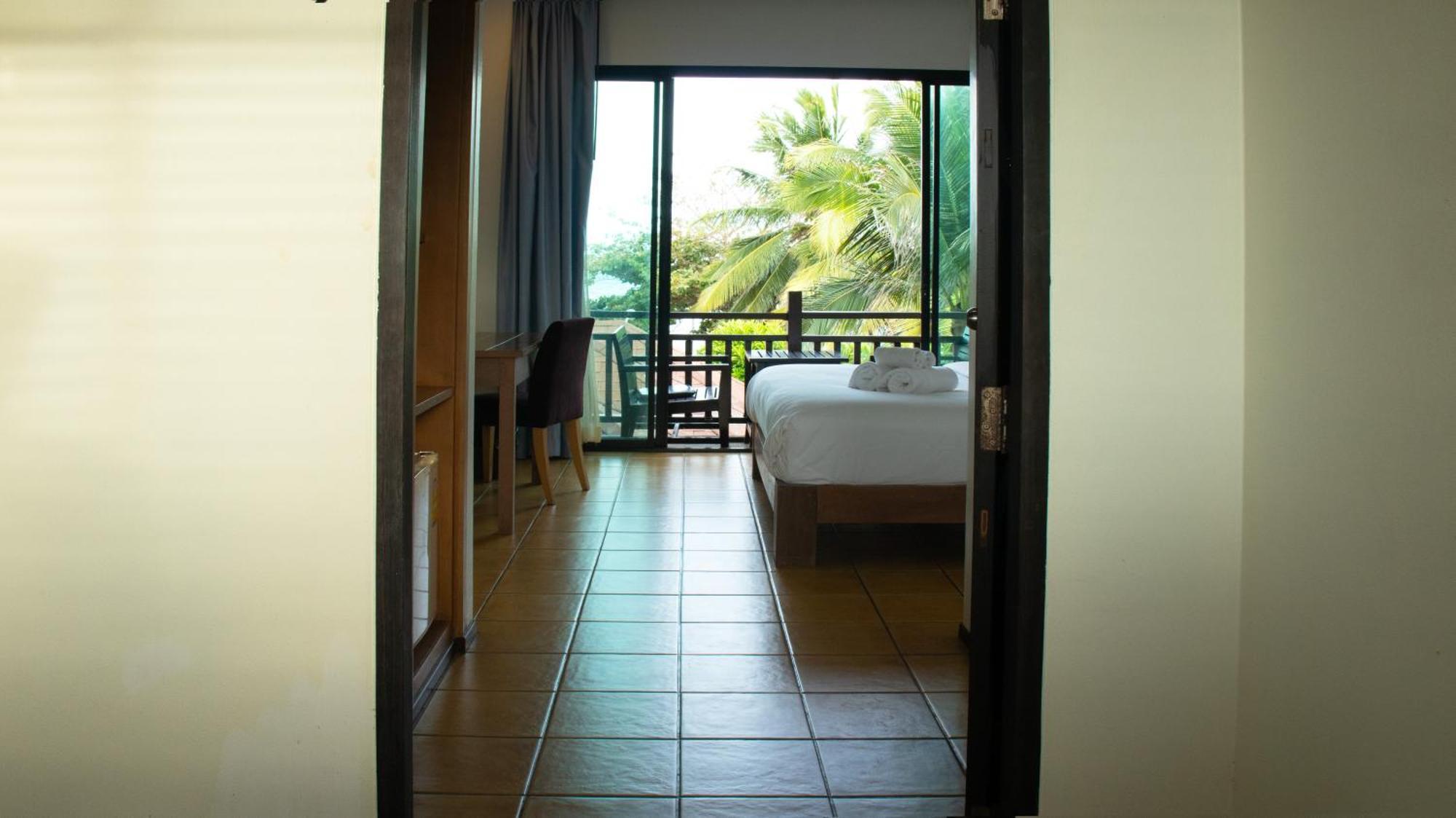 Chidlom Resort Haad Chao Samran Exterior photo