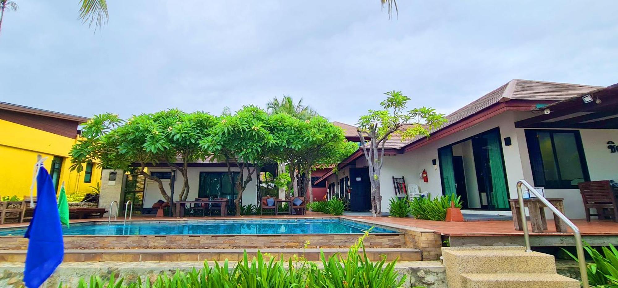 Chidlom Resort Haad Chao Samran Exterior photo