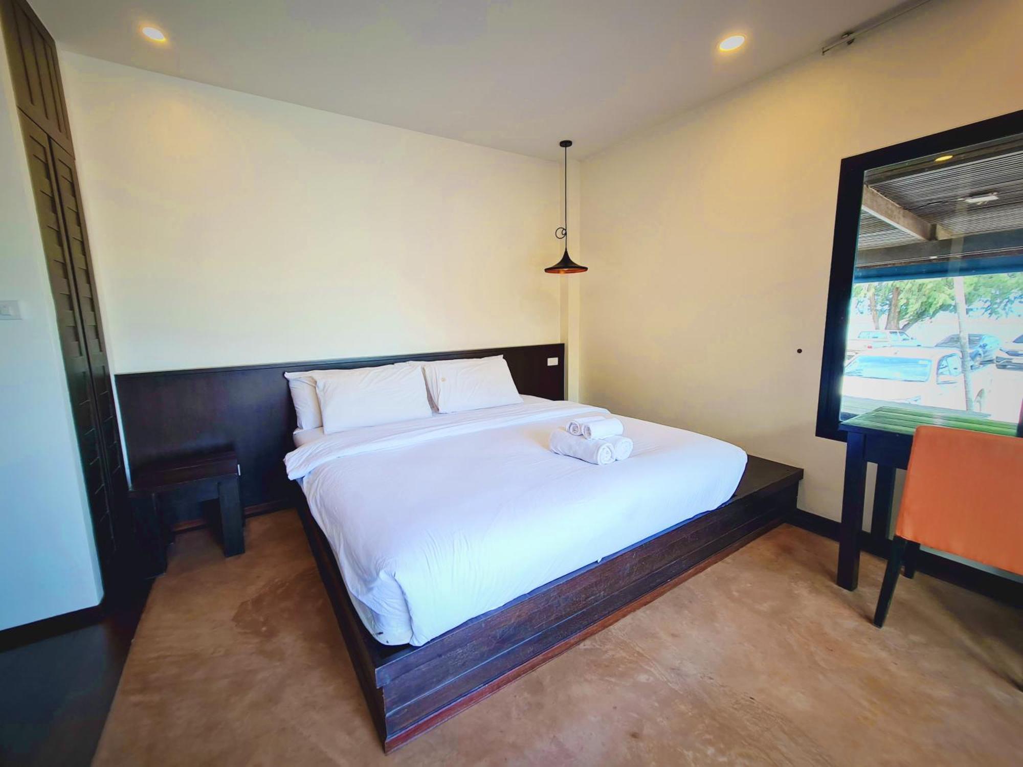 Chidlom Resort Haad Chao Samran Exterior photo