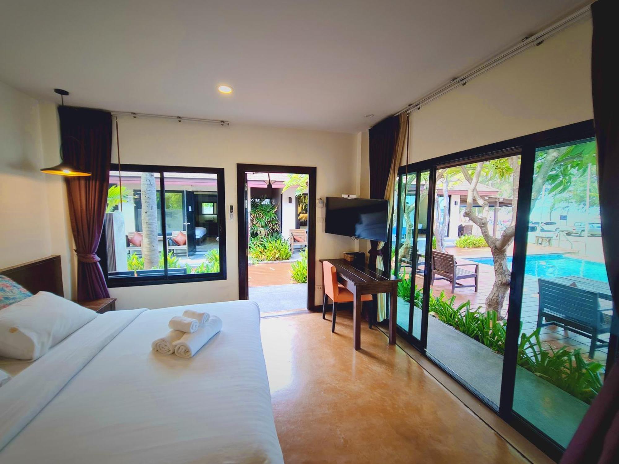 Chidlom Resort Haad Chao Samran Exterior photo