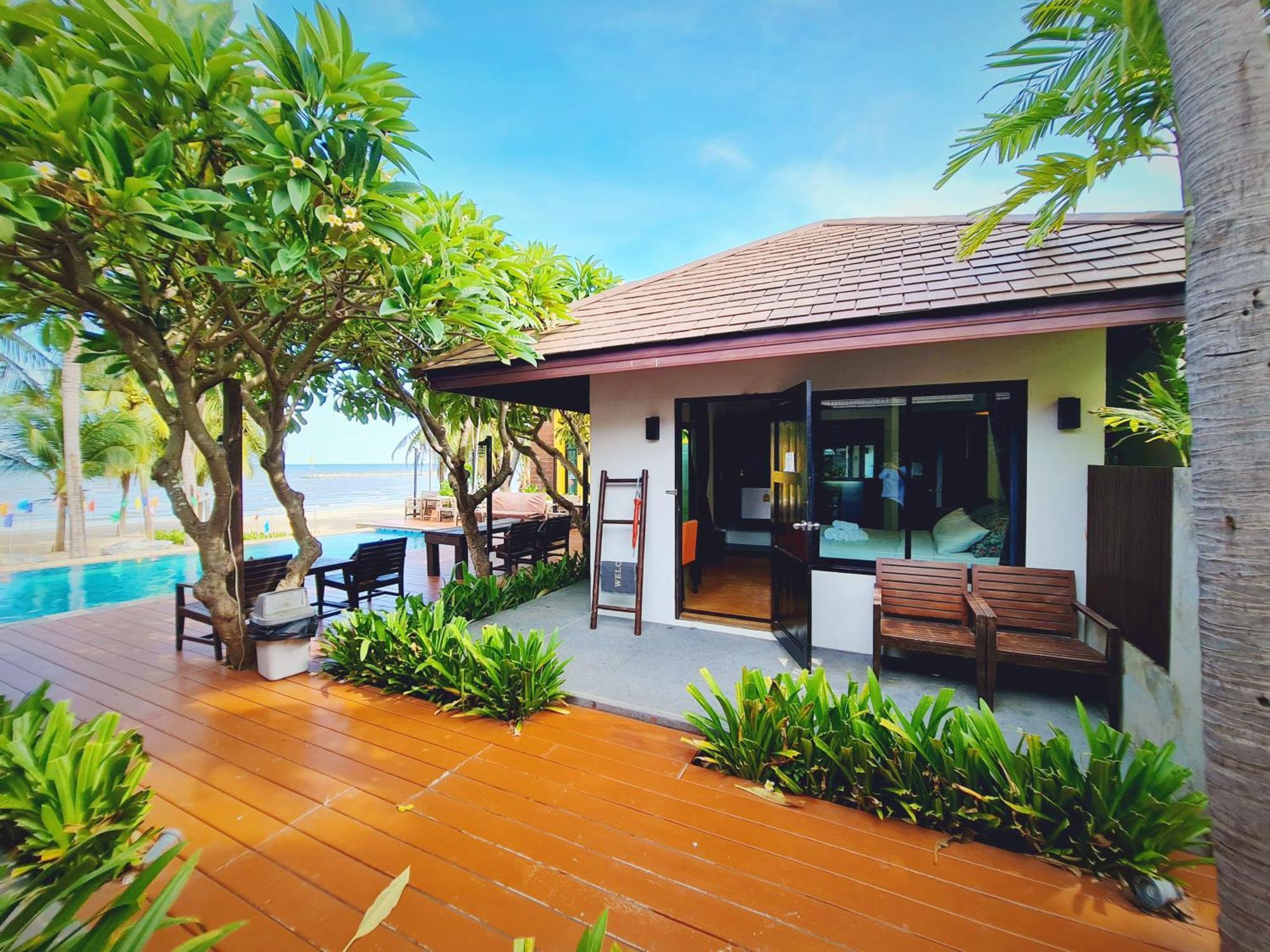 Chidlom Resort Haad Chao Samran Exterior photo